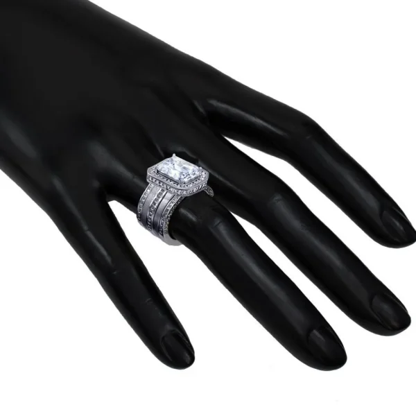 Halo*Alex Soldier Eternal Love Diamond Emerald Halo Engagement Ring