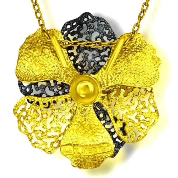 Pendants*Alex Soldier Gold Baby Coronaria Pendant Necklace with Champagne Diamond