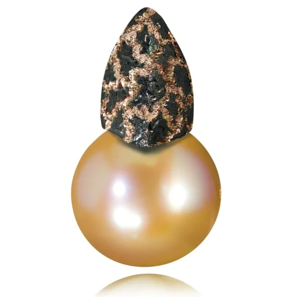 Pearl Earrings | Stud Earrings*Alex Soldier Gold Earrings with Freshwater Peach Pearls