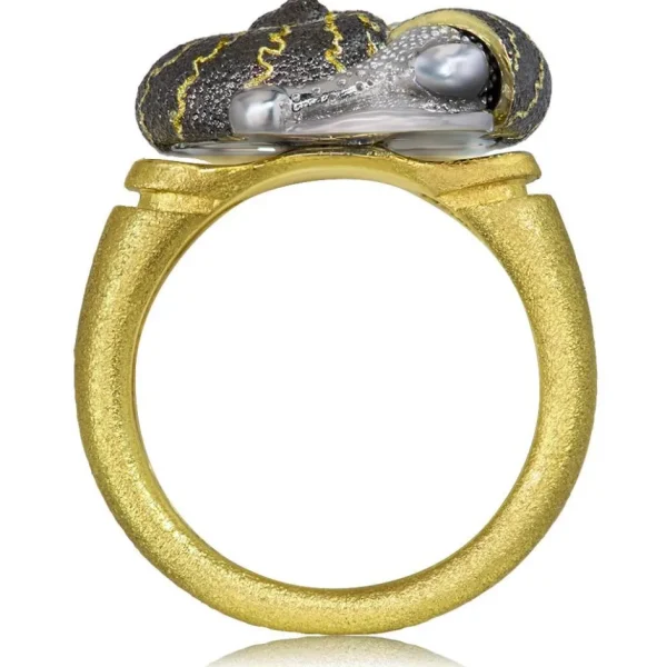 Designer Rings*Alex Soldier Gold Little Snail Ring with White Diamonds