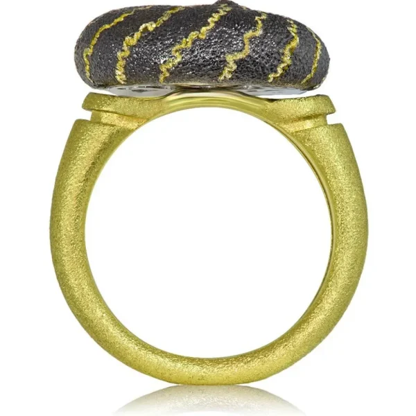 Designer Rings*Alex Soldier Gold Little Snail Ring with White Diamonds