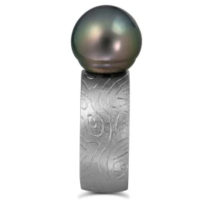 Designer Rings | Pearl Rings*Alex Soldier Gold Ring with Tahitian Grey Pearl and Diamonds