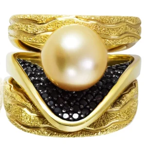 Gold Rings*Alex Soldier Gold Trinity Ring with Akoya Pearl & Diamonds