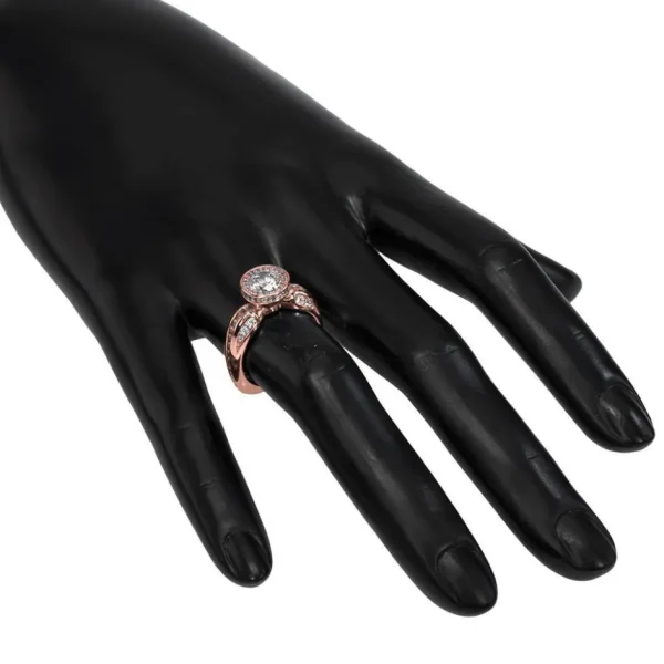 Halo | Gold Rings*Alex Soldier Modern Sensuality Diamond Halo Grace Engagement Ring