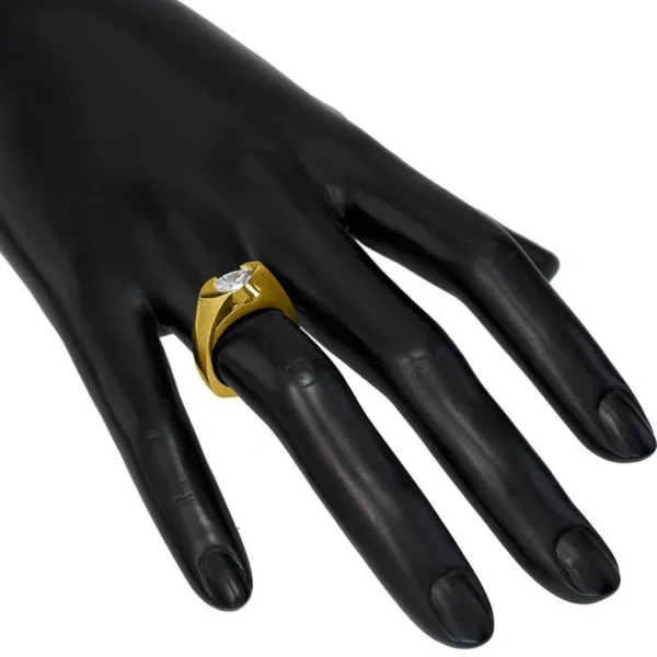 Modern & Elegant | Solitaire*Alex Soldier Passion Diamond Engagement Ring